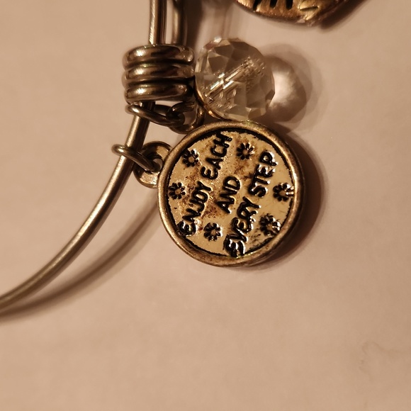 Bangle spring silvertoned charm bracelet " enjoy every step" flips - Picture 3 of 7